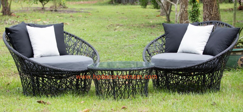 Poly rattan daybed